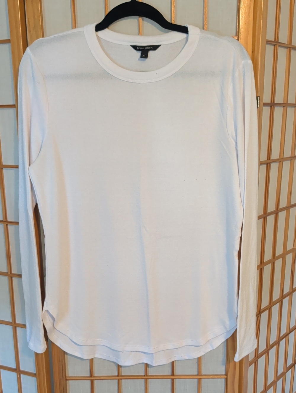 Banana Republic White Long-Sleeve Crewneck Light Sweater